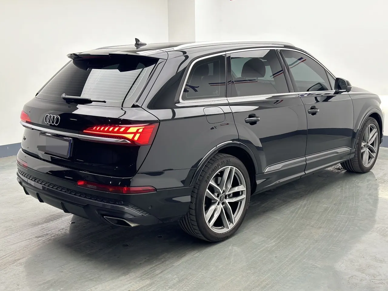 Audi Q7 (Imported) 2025 Q7 2.0TFSI 45TFSI Quattro S line Sports Automatic 3