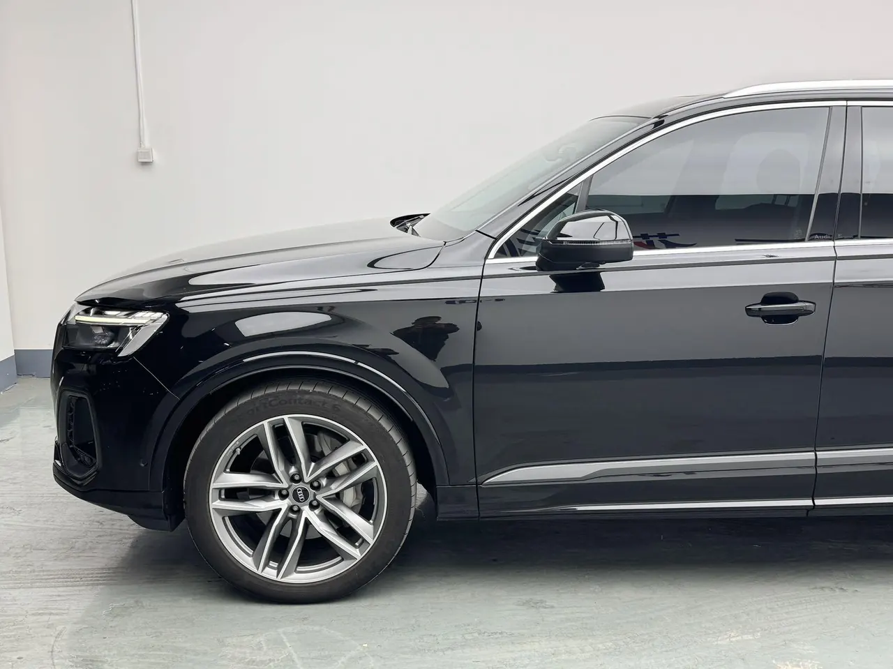 Audi Q7 (Imported) 2025 Q7 2.0TFSI 45TFSI Quattro S line Sports Automatic 5