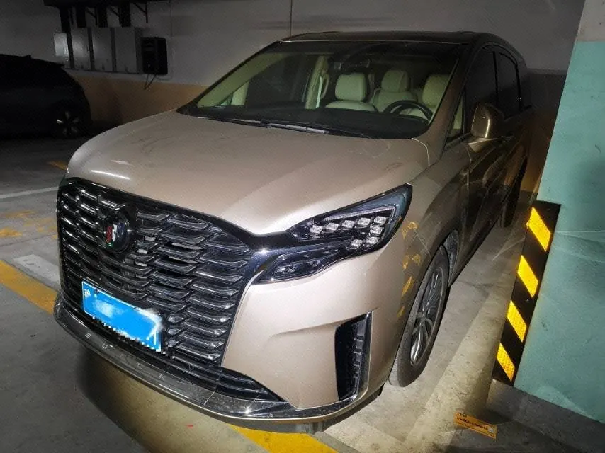 Open image lightbox: Buick 2023 GL8 ES Lu Zun 48V 2.0T 653T Exclusive Automatic Gear
