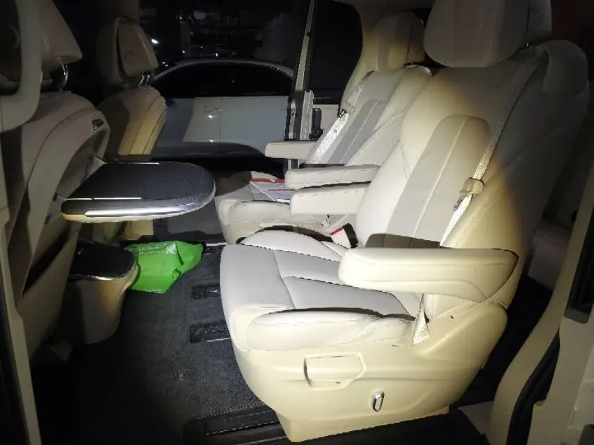 Buick 2023 GL8 ES Lu Zun 48V 2.0T 653T Exclusive Automatic Gear 4