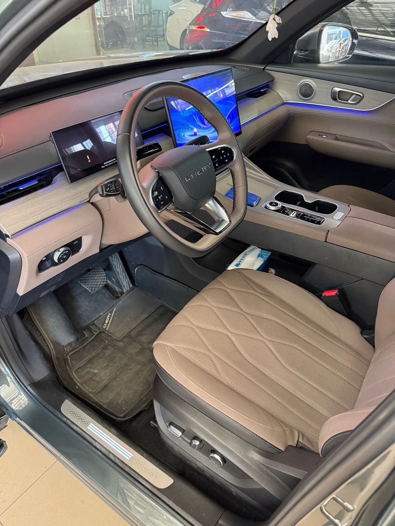 Chery 2025 Ruihu 8 PLUS 1.6TGDI 290TGDI honorable automatic gear 3