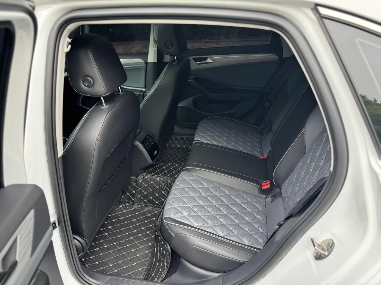 Volkswagen 2023 Sagitar 1.5TSI 300TSI Exceed Edition Automatic 4