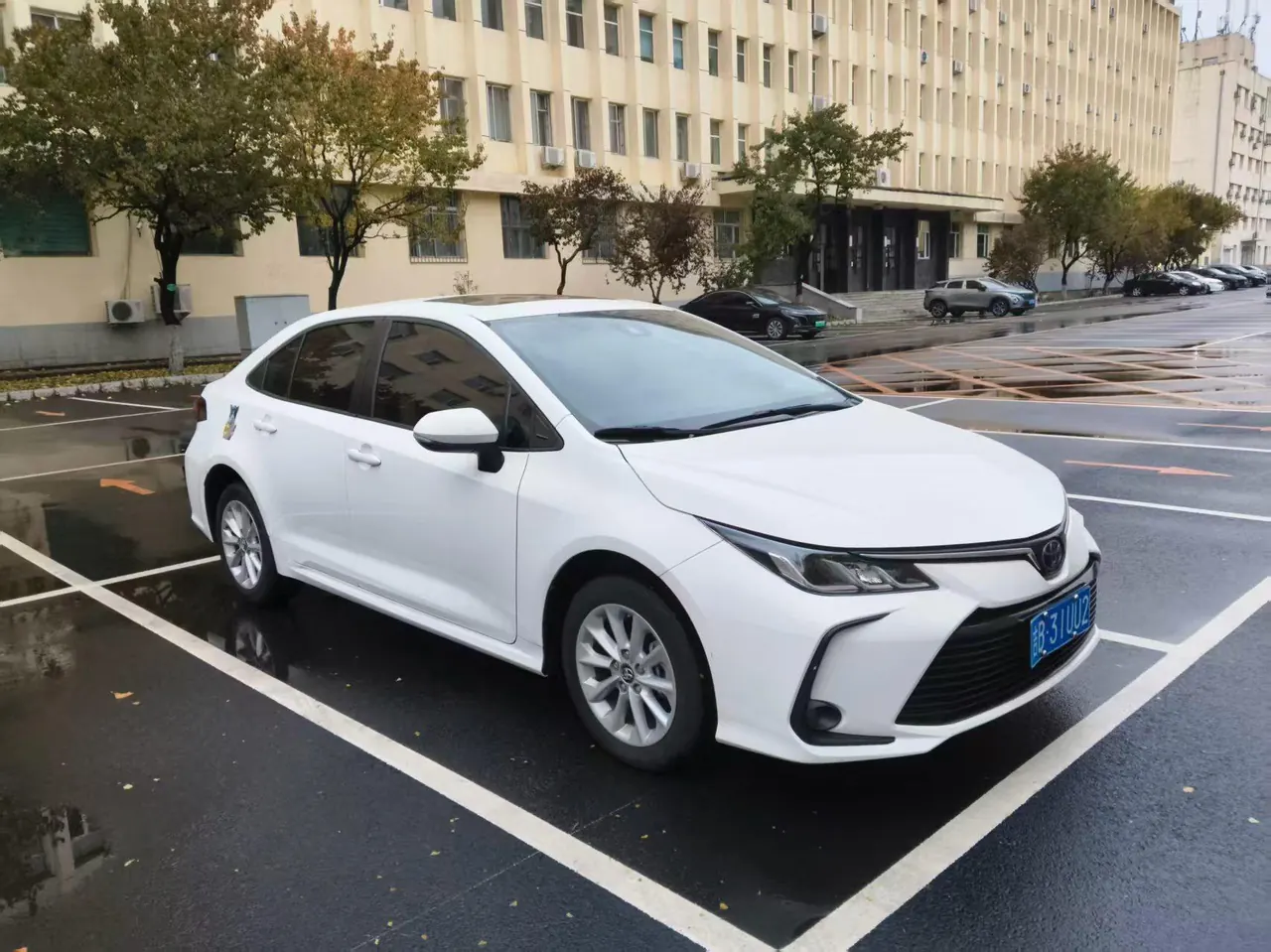Toyota 2023 corolla 1.2T stepless elite version of automatic gear 3