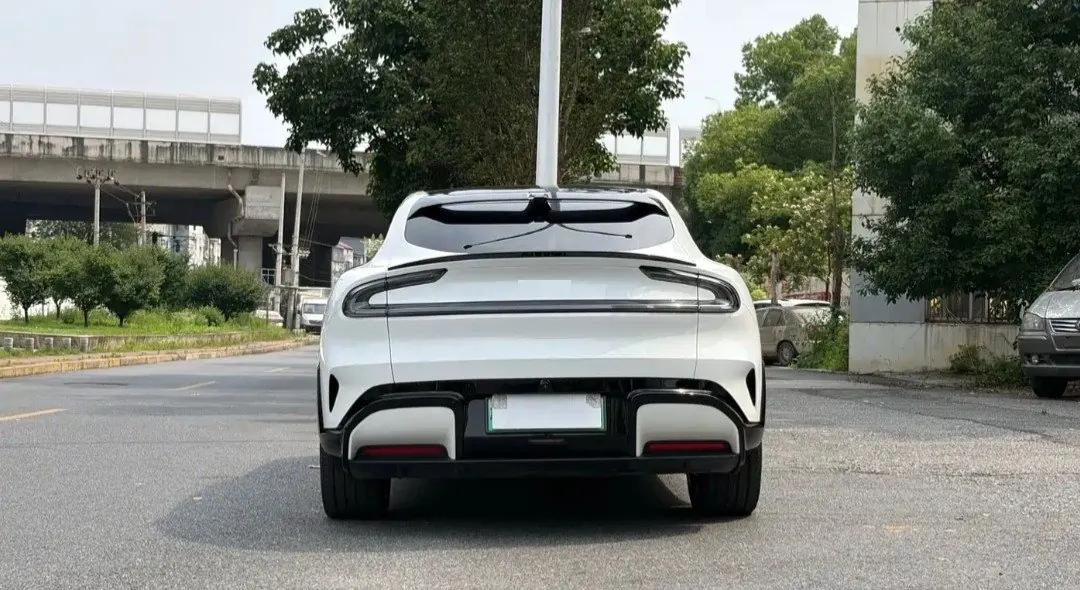MI 2025 YU7 Long Endurance Four-wheel Drive Pro Edition Automatic Gear 3