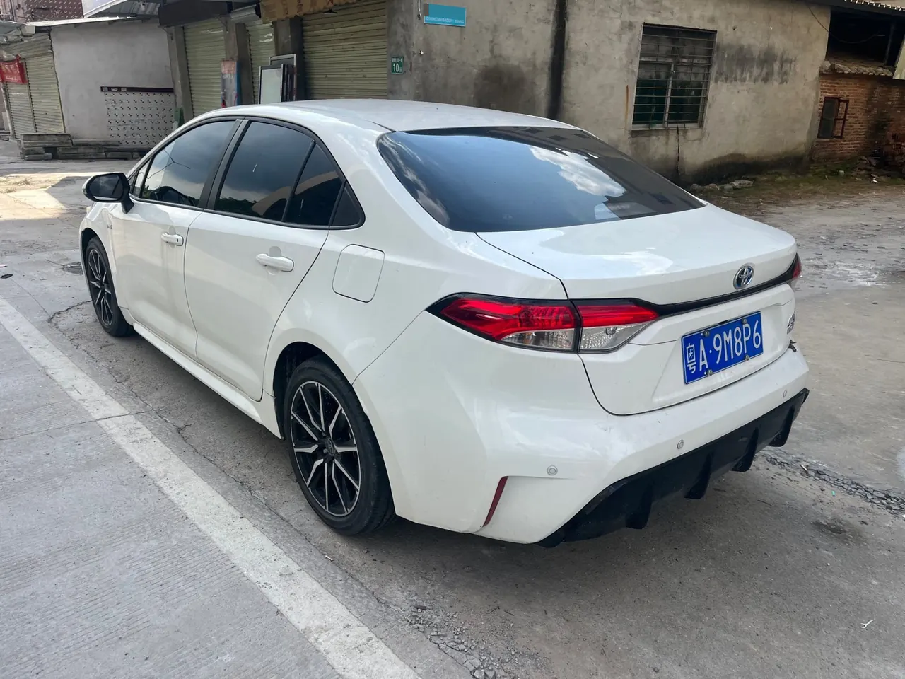 Toyota 2023 Lei Ling Shuangqing 1.8 Stepless Intelligent Electric Hybrid Sports Edition Automatic Gear 3