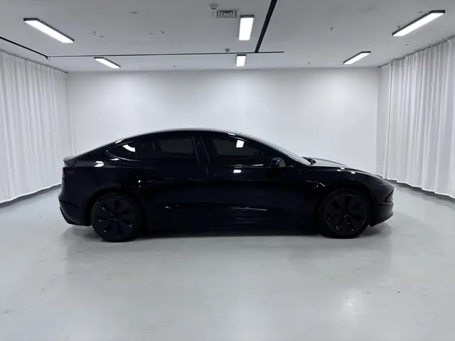 Tesla 2023 Model 3 Rejuvenation Edition Rear Wheel Drive Automatic Transmission 2