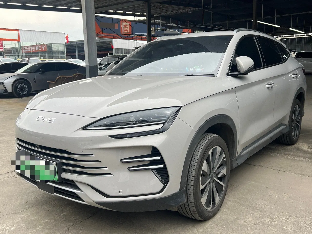 BYD Song PLUS New Energy 2025 Song PLUS DM-i 1.5 Stepless 112KM Honorable Automatic Gear - View 1