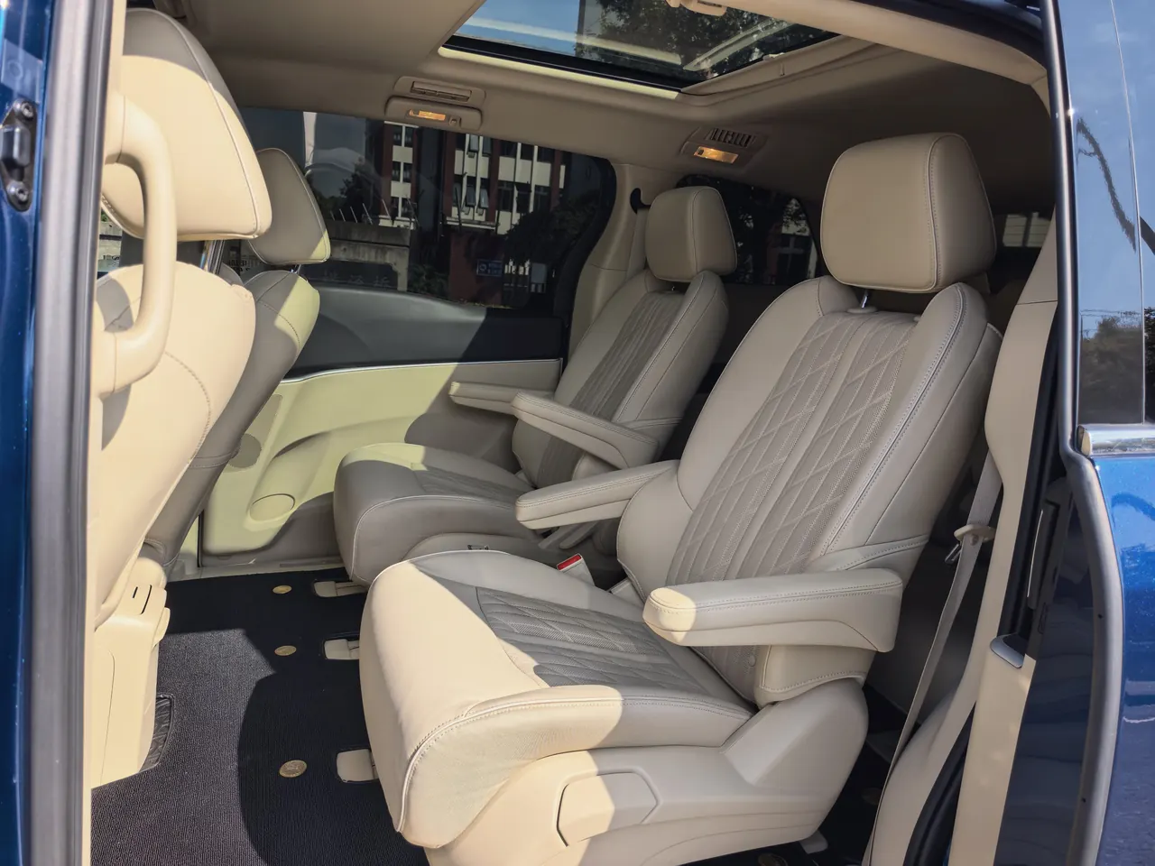 Buick 2023 GL8 Land Business Class 48V 2.0T 652T Smart and Honorable Automatic Gear 7