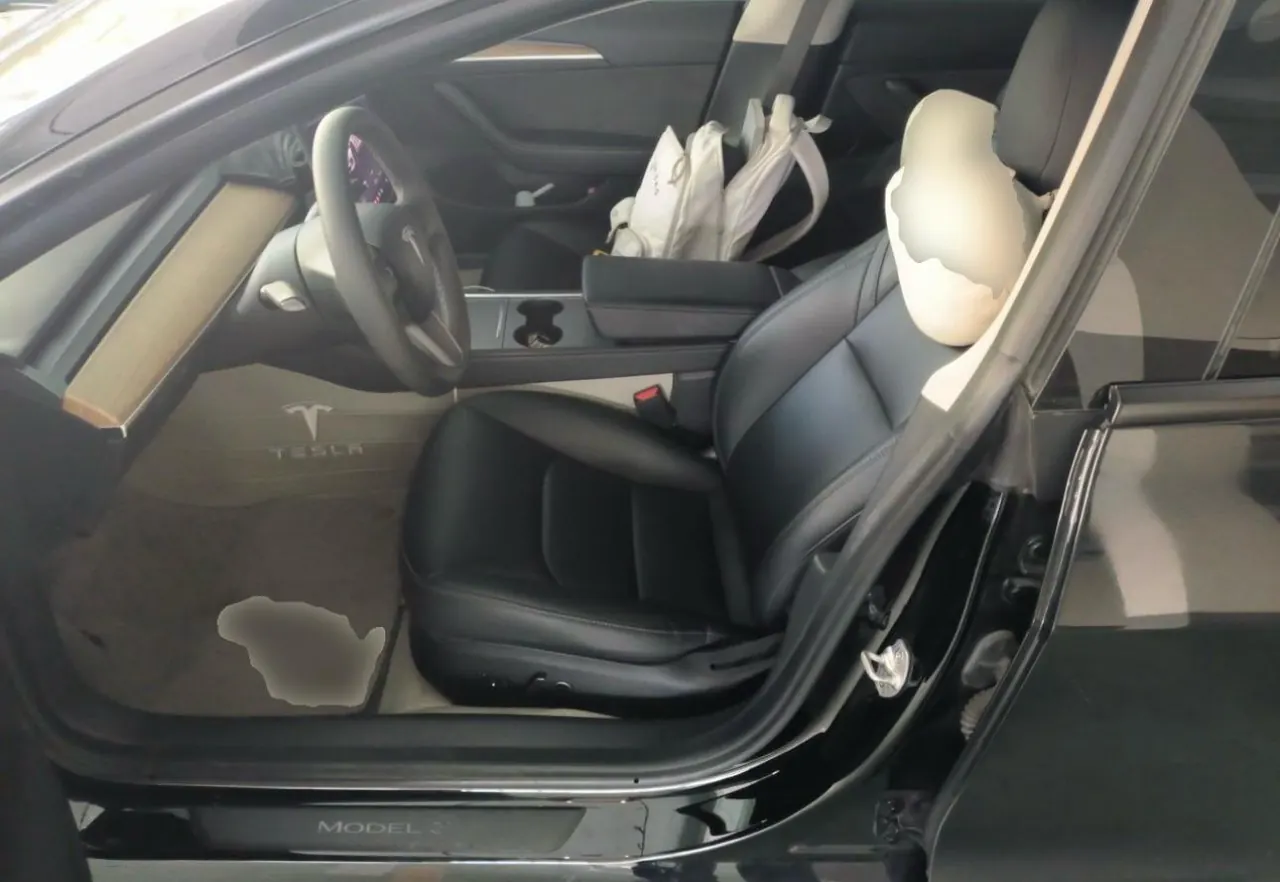 Tesla 2022 Model 3 rear-wheel drive version of automatic transmission 2