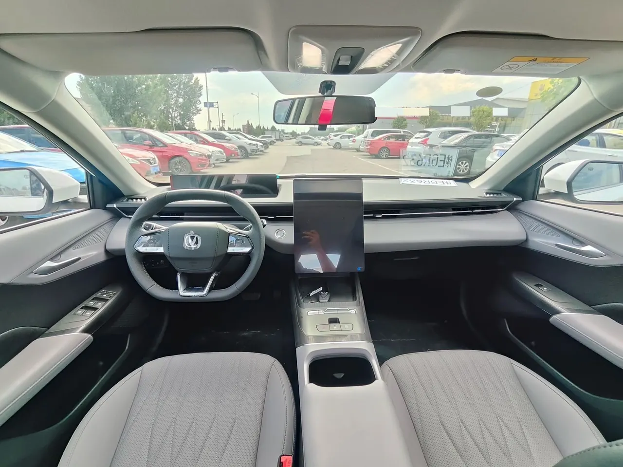 ChangAn Yidong New Energy 2025 Yidong PHEV 1.5 Stepless Smart New Blue Whale 145KM Battleship Edition Automatic Gear 6