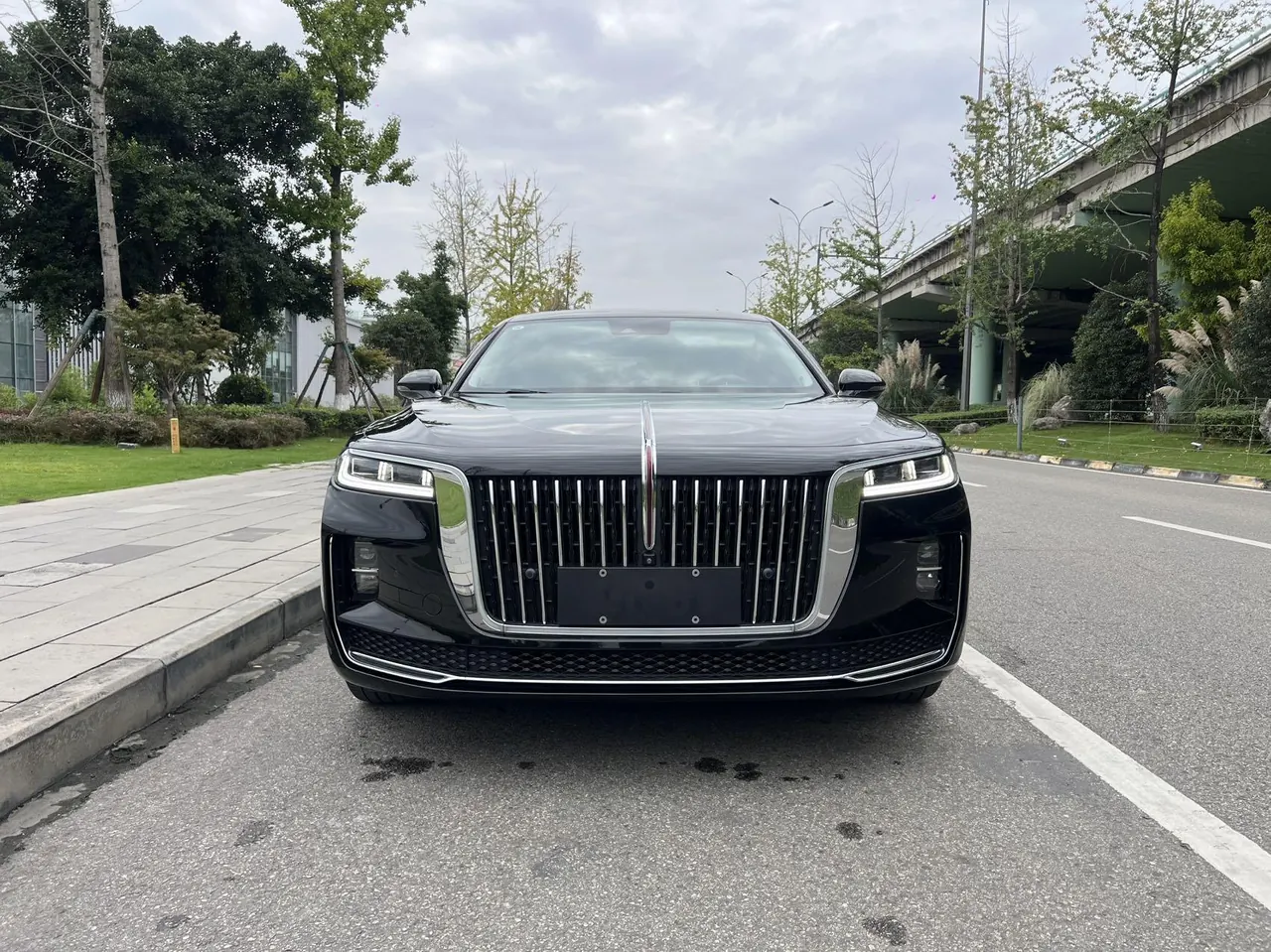HongQi 2022 H9 48V 2.0T Zhilian Flag Edition Automatic Gear 2