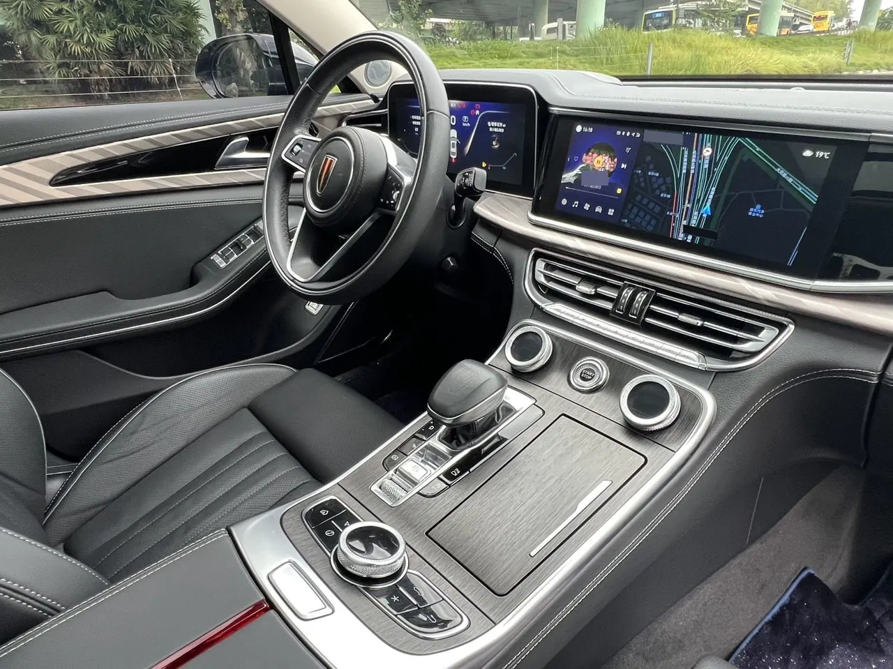 HongQi 2022 H9 48V 2.0T Zhilian Flag Edition Automatic Gear 4
