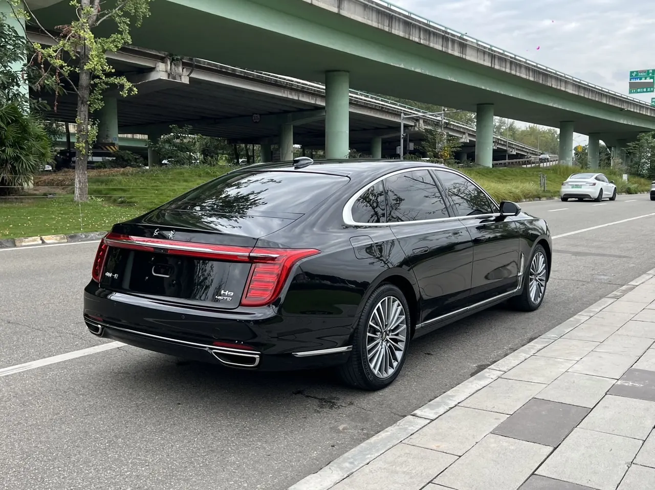 HongQi 2022 H9 48V 2.0T Zhilian Flag Edition Automatic Gear 8