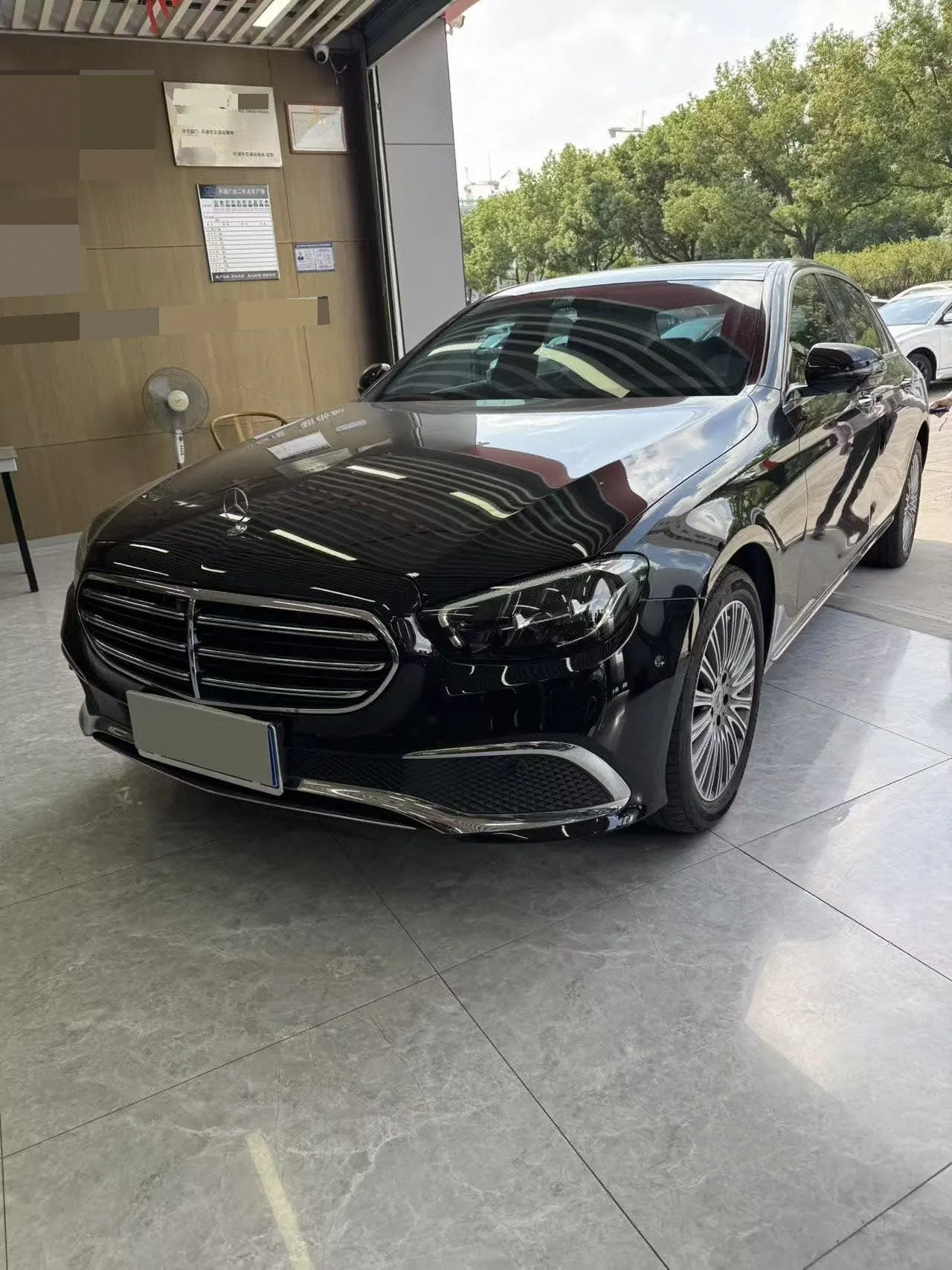 打开图片灯箱:Mercedes Benz E Class 2022 E 300 L 2.0T Fashion (Modified) Automatic Gear