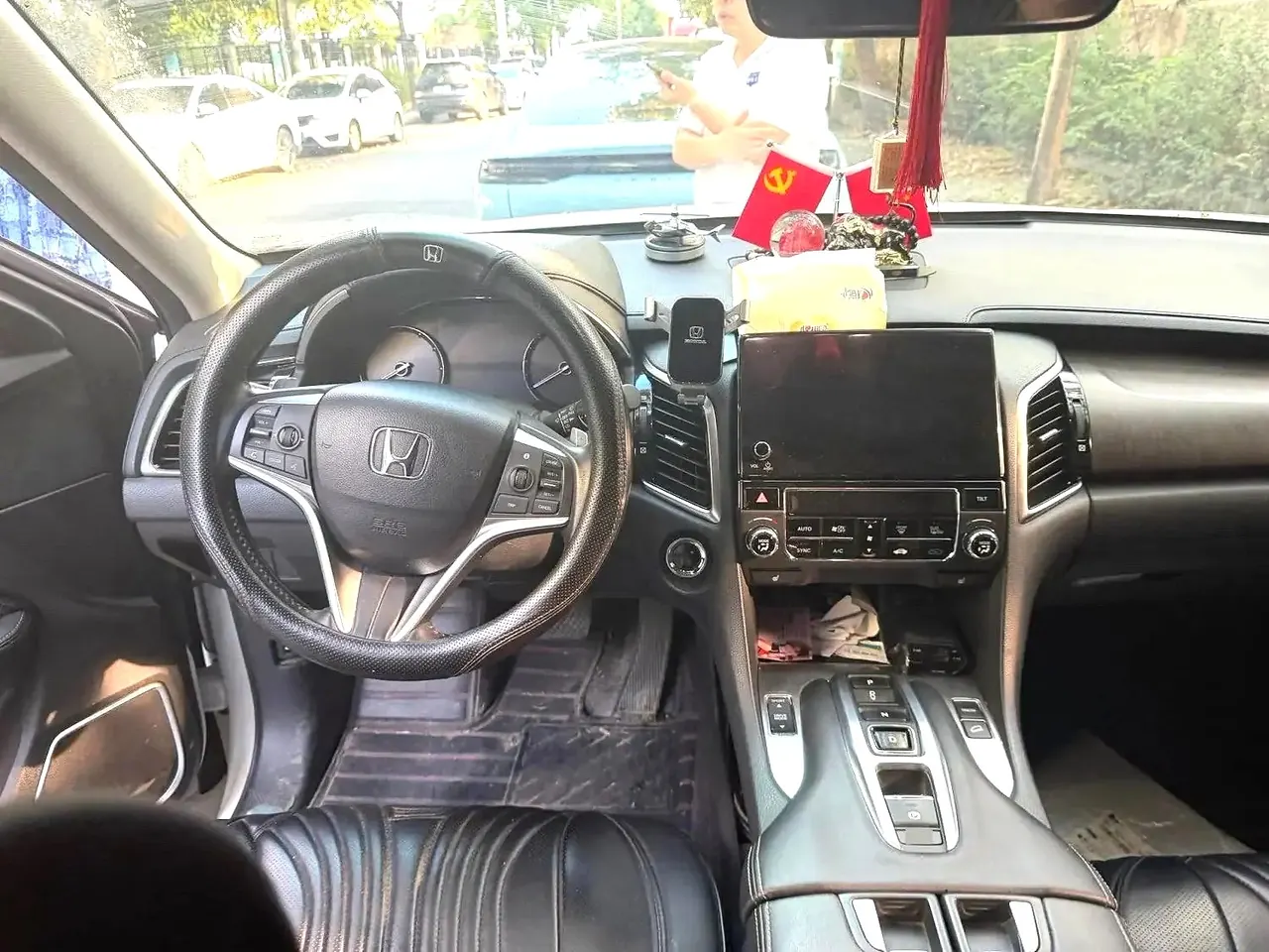 Honda 2020 Crown Road 2.0T 370TURBO Two-Drive Deluxe Automatic Gear 6
