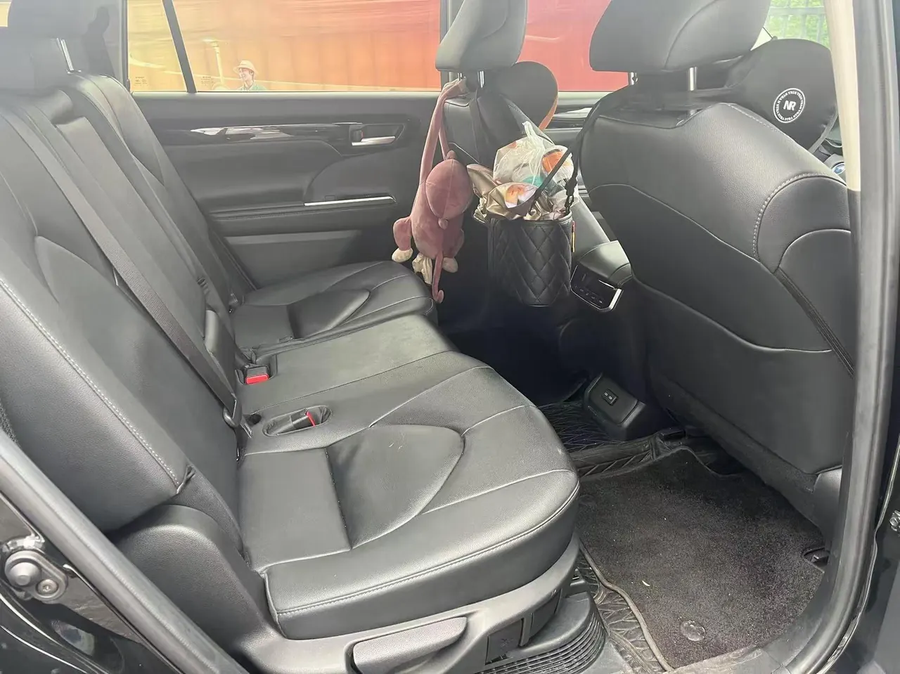 Toyota 2022 Highlander Dual Engine 2.5 Stepless Four-wheel Drive Premium Edition 7-seat Automatic Gear 3