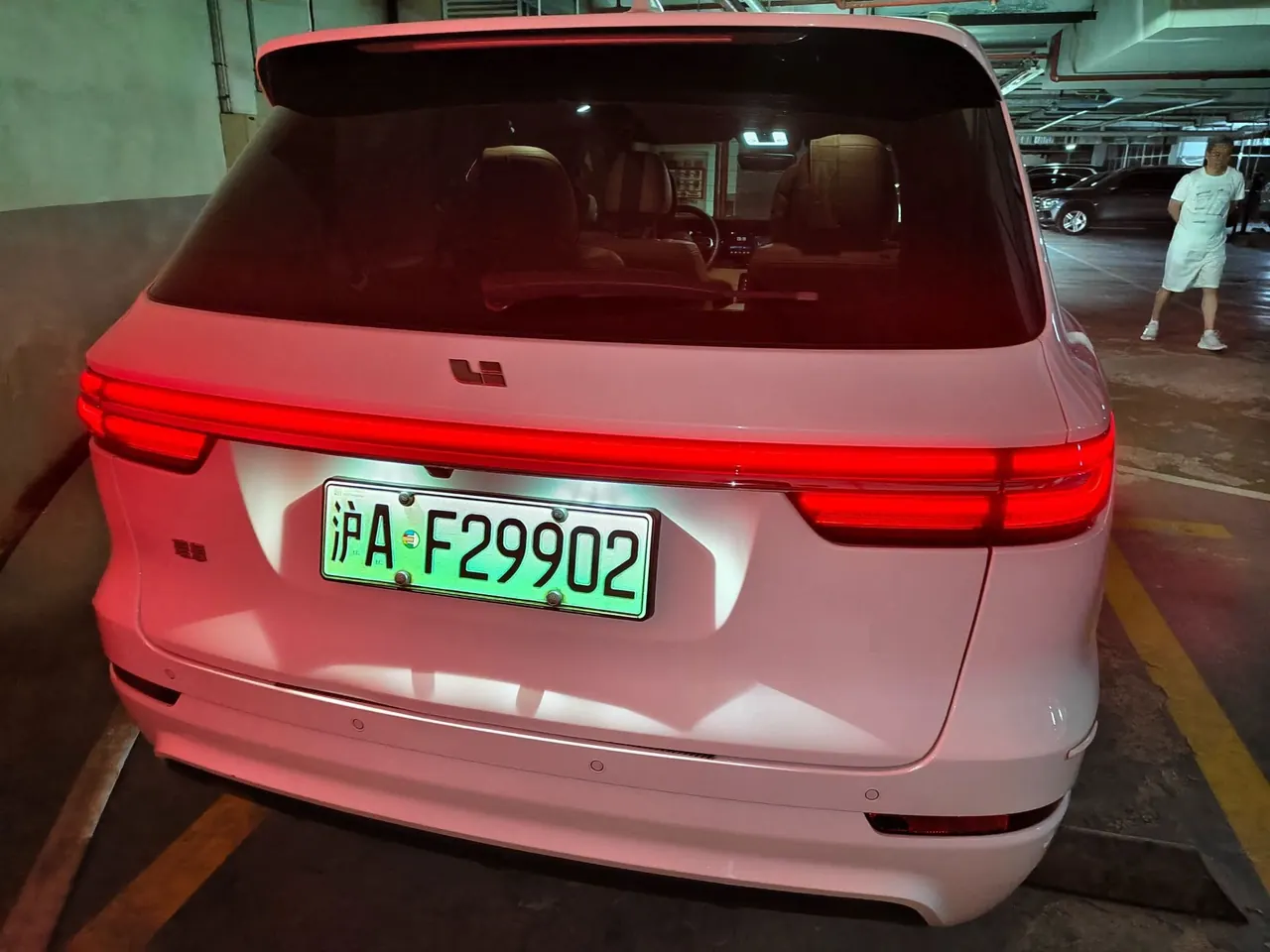 Li 2020 ONE 1.2T extended range 6-seat automatic gear 4