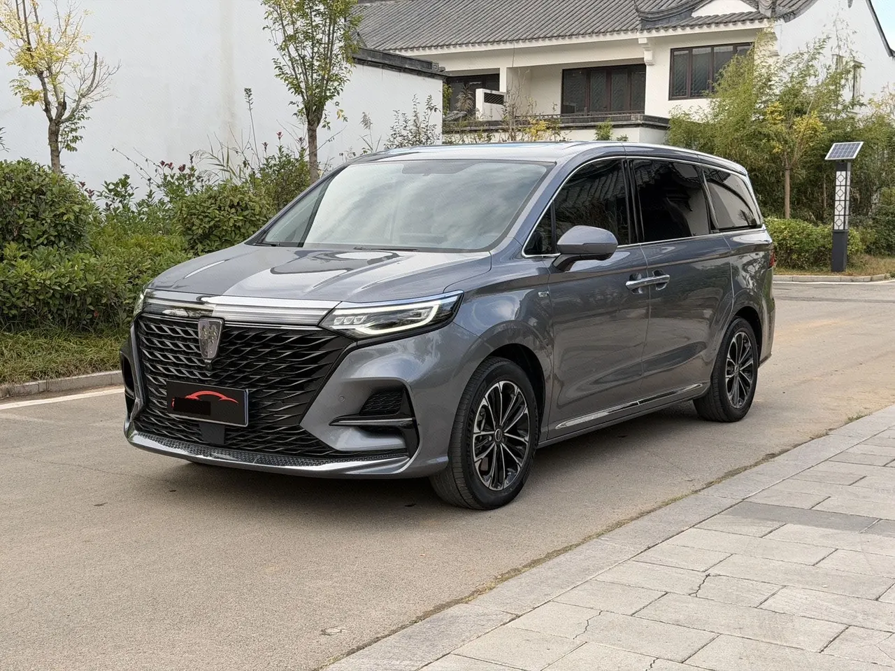 Open image lightbox: Roewe 2022 iMAX8 2.0TGI 400TGI Happy Gathering Edition Automatic Gear