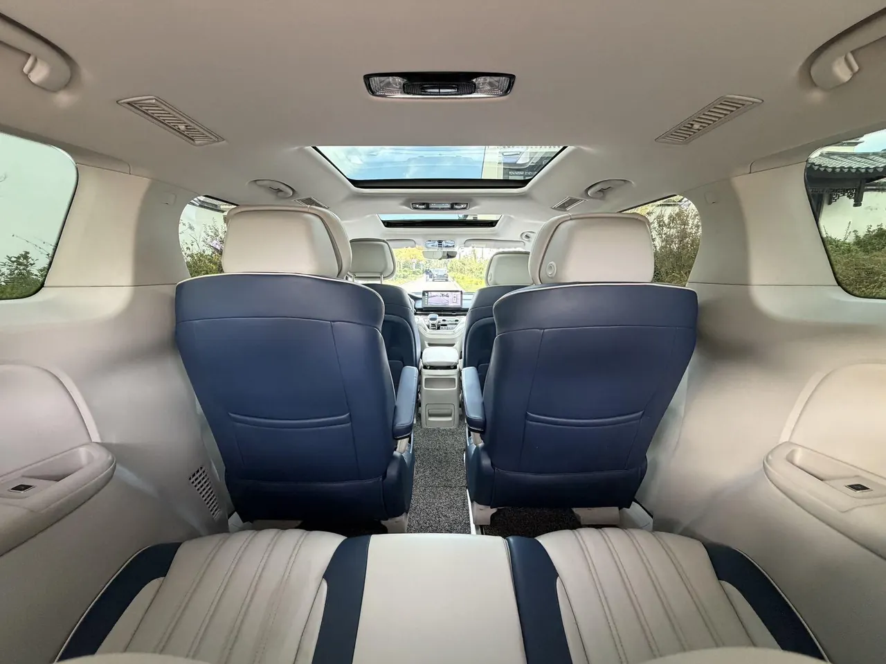 Roewe 2022 iMAX8 2.0TGI 400TGI Happy Gathering Edition Automatic Gear 13
