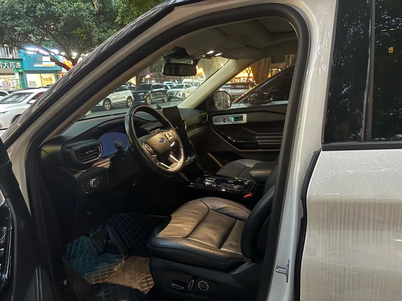 Ford 2020 Explorer 2.3T EcoBoost 285 Four-wheel Drive Titanium Edition 7-seat Automatic Gear 4