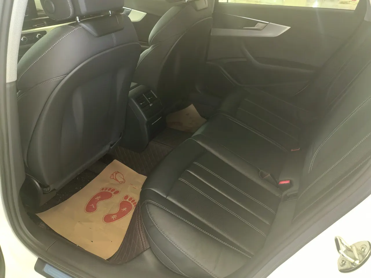 Audi 2022 A4L 2.0TFSI 35TFSI Fashion Dynamic Automatic 2
