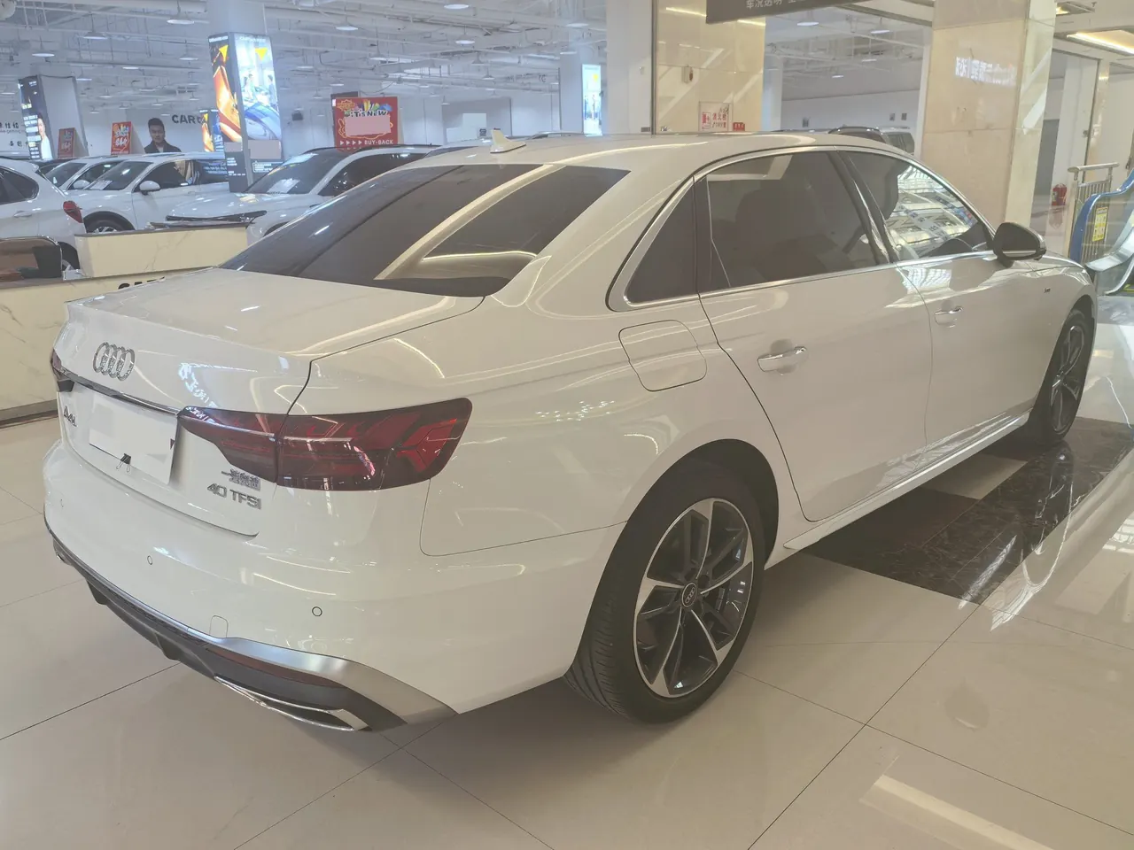 Audi 2022 A4L 2.0TFSI 35TFSI Fashion Dynamic Automatic 5
