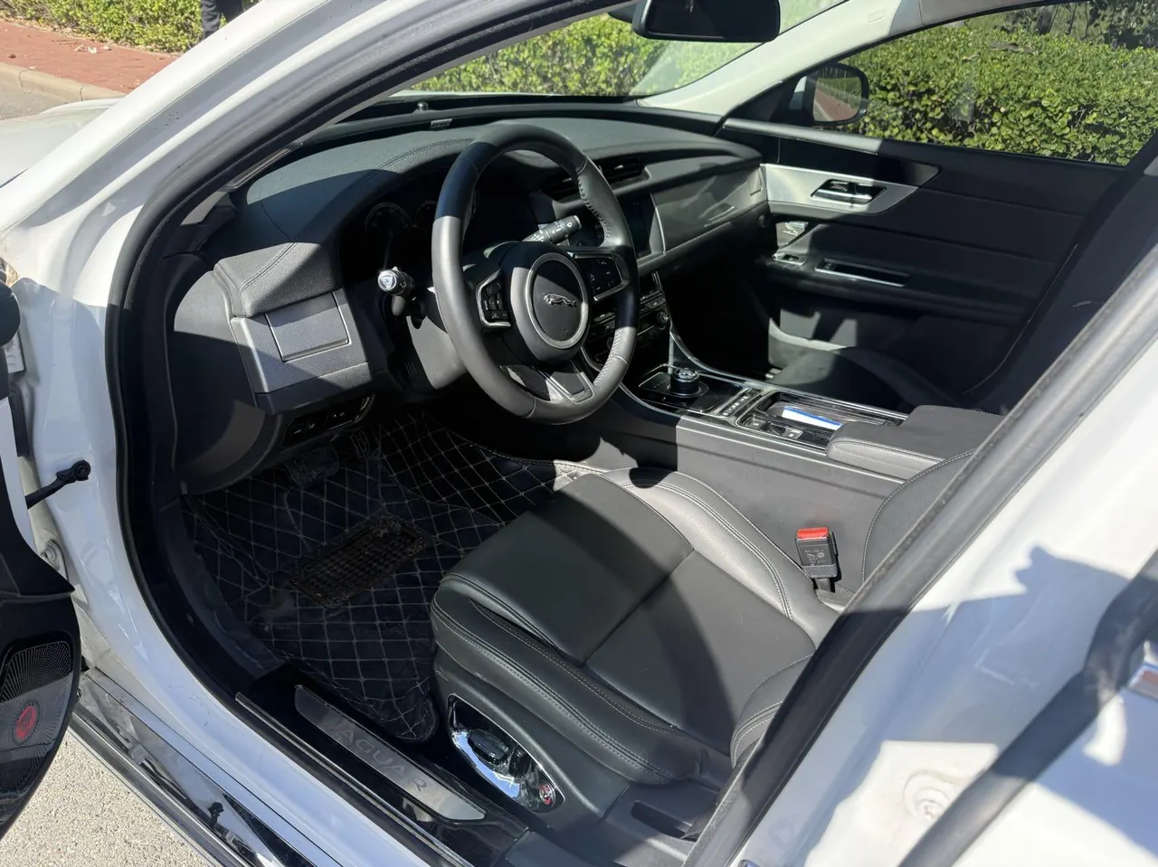 Jaguar 2020 XFL 2.0T P 10000.00g Drive Elite Automatic Gear 3