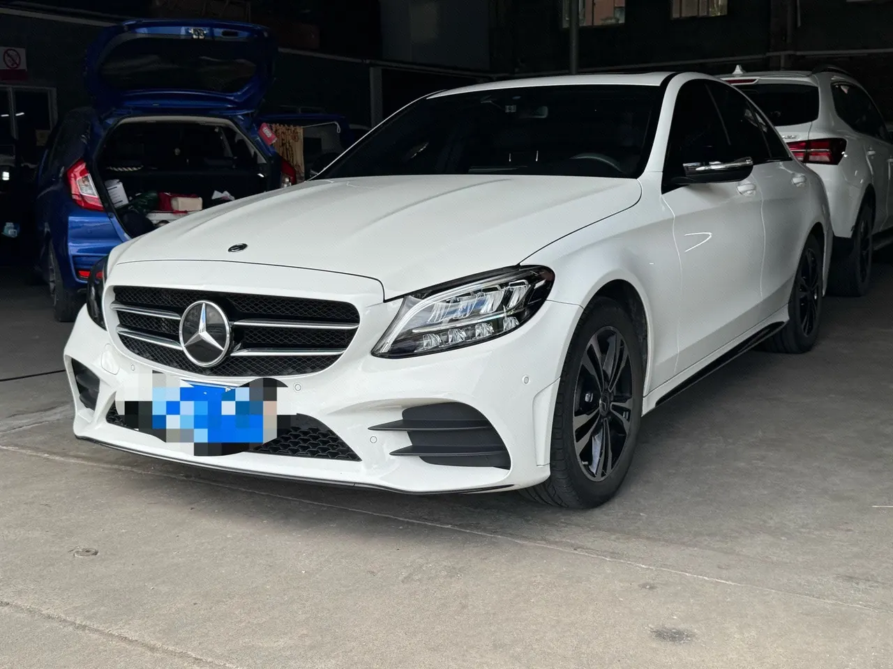 Открыть галерею: Mercedes Benz Class C 2020 C 260 48V 1.5T Sports Edition Automatic Gear