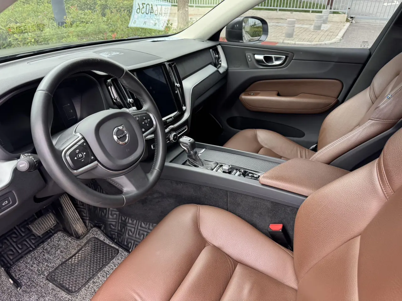 Volvo 2020 XC60 2.0T T5 4-wheel drive smart luxury automatic gear 4