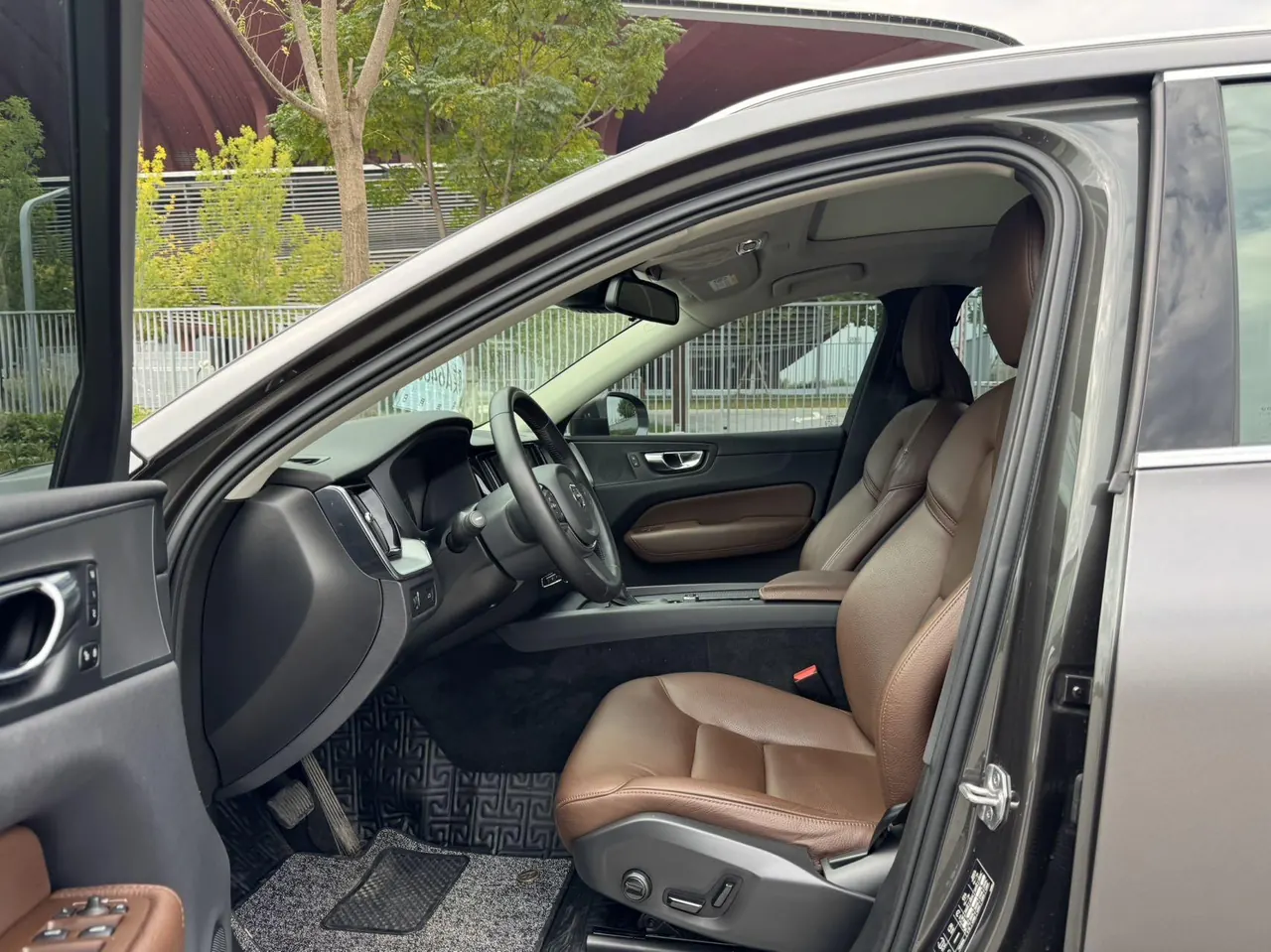 Volvo 2020 XC60 2.0T T5 4-wheel drive smart luxury automatic gear 5