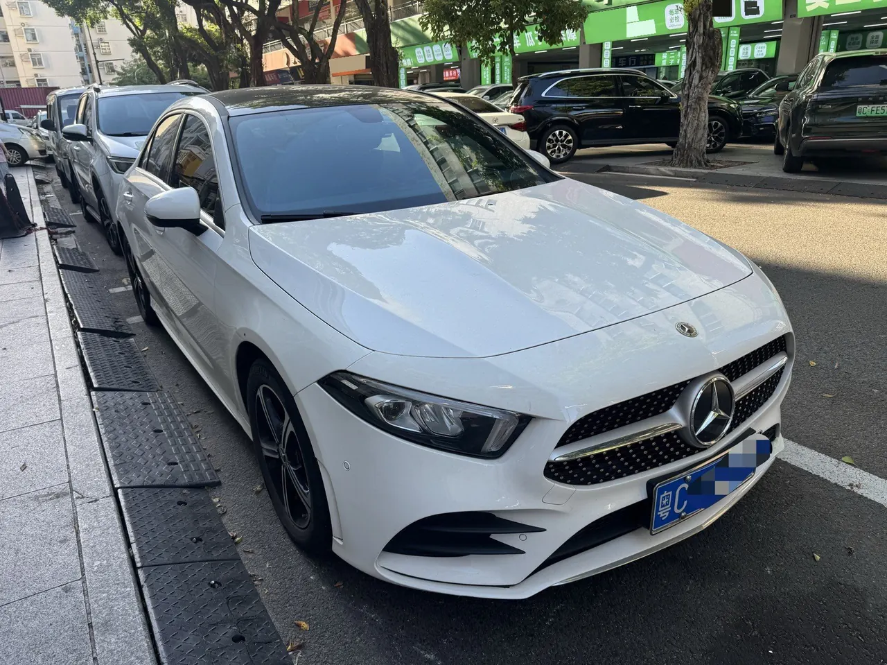 Mercedes Benz Class A 2022 A 200 L 1.3T Dynamic Automatic 3