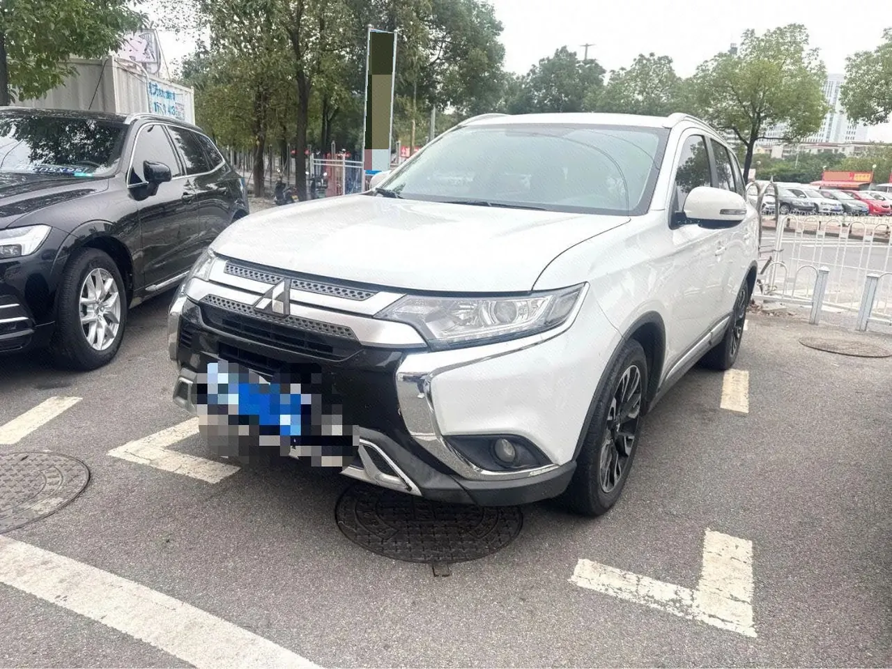 Mitsubishi 2020 Outlander 2.0 Stepless Two-Drive Enjoy Edition 5-seat Automatic Gear - View 1