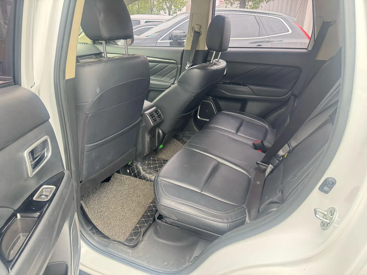 Mitsubishi 2020 Outlander 2.0 Stepless Two-Drive Enjoy Edition 5-seat Automatic Gear 4