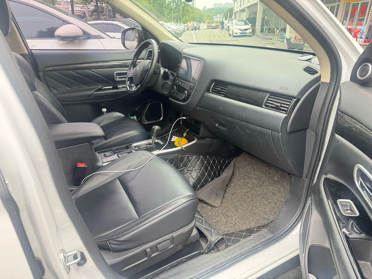Mitsubishi 2020 Outlander 2.0 Stepless Two-Drive Enjoy Edition 5-seat Automatic Gear 5