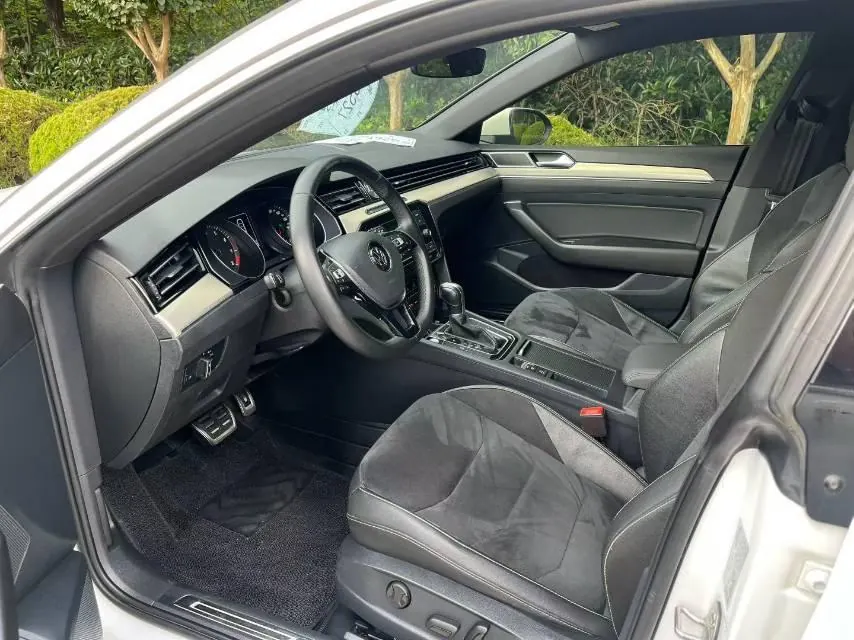 Volkswagen 2020 CC 2.0TSI 330TSI Huayan Edition Automatic Gear 4