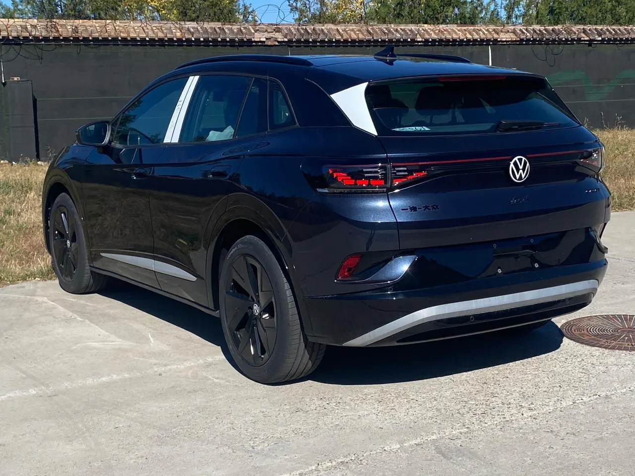 Volkswagen 2026 ID. 4 CROZZ Dark Knight PRO Edition Automatic Transmission 6