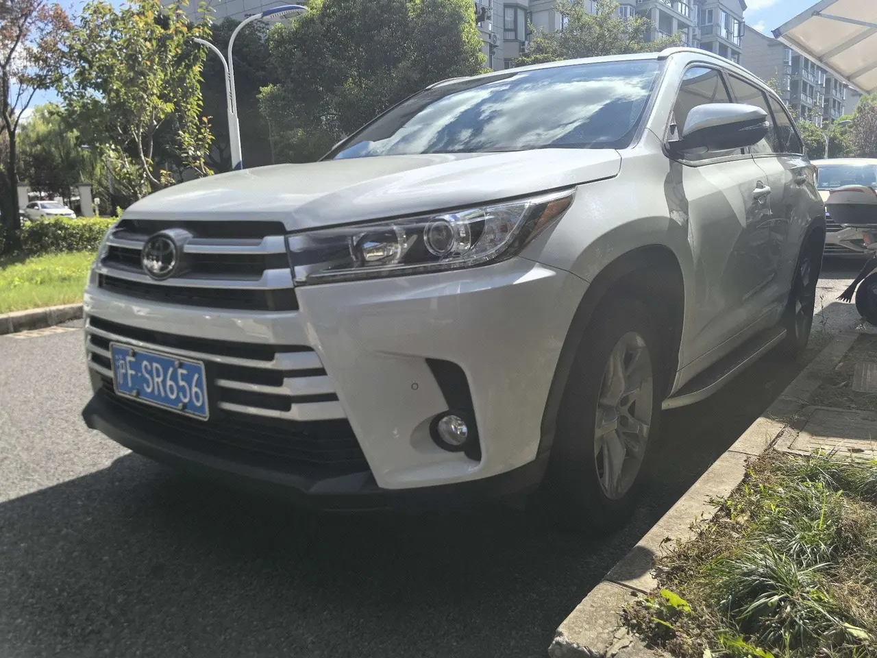 Toyota 2021 Highlander 2.0T 4-wheel drive deluxe 7-seat automatic gear - View 1