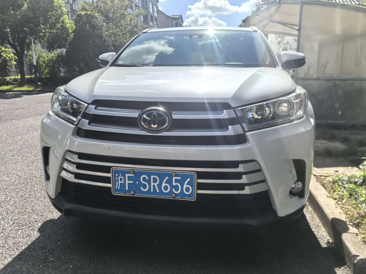 Toyota 2021 Highlander 2.0T 4-wheel drive deluxe 7-seat automatic gear 2