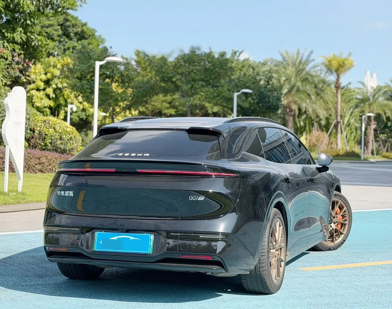 Zeekr 2026 Zeekr 007GT Four-wheel Drive Ultra Edition 103kWh Automatic Gear 4