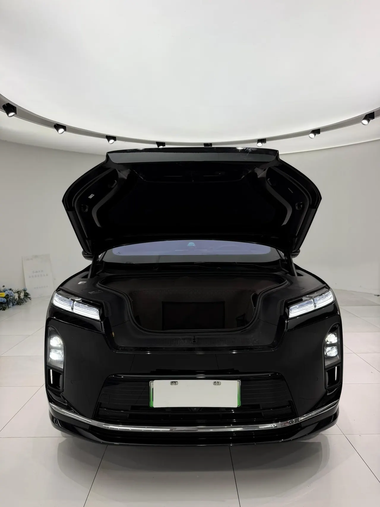 NIO 2026 ES8 6-seat executive deluxe automatic gear 13