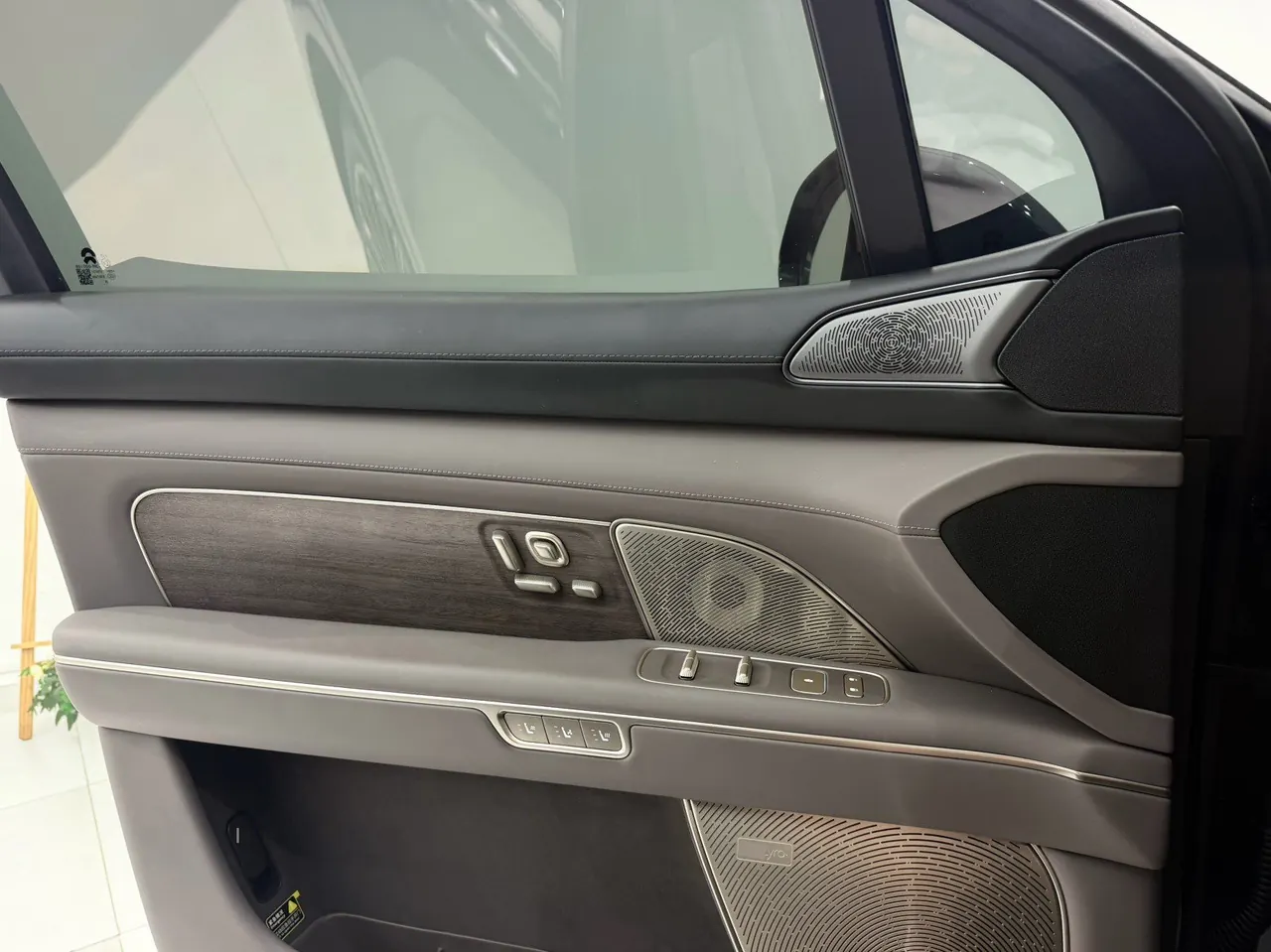 NIO 2026 ES8 6-seat executive deluxe automatic gear 14