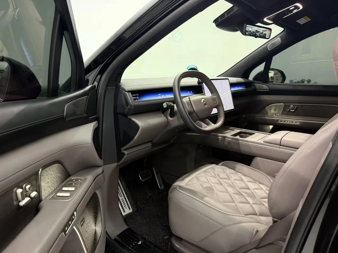NIO 2026 ES8 6-seat executive deluxe automatic gear 4