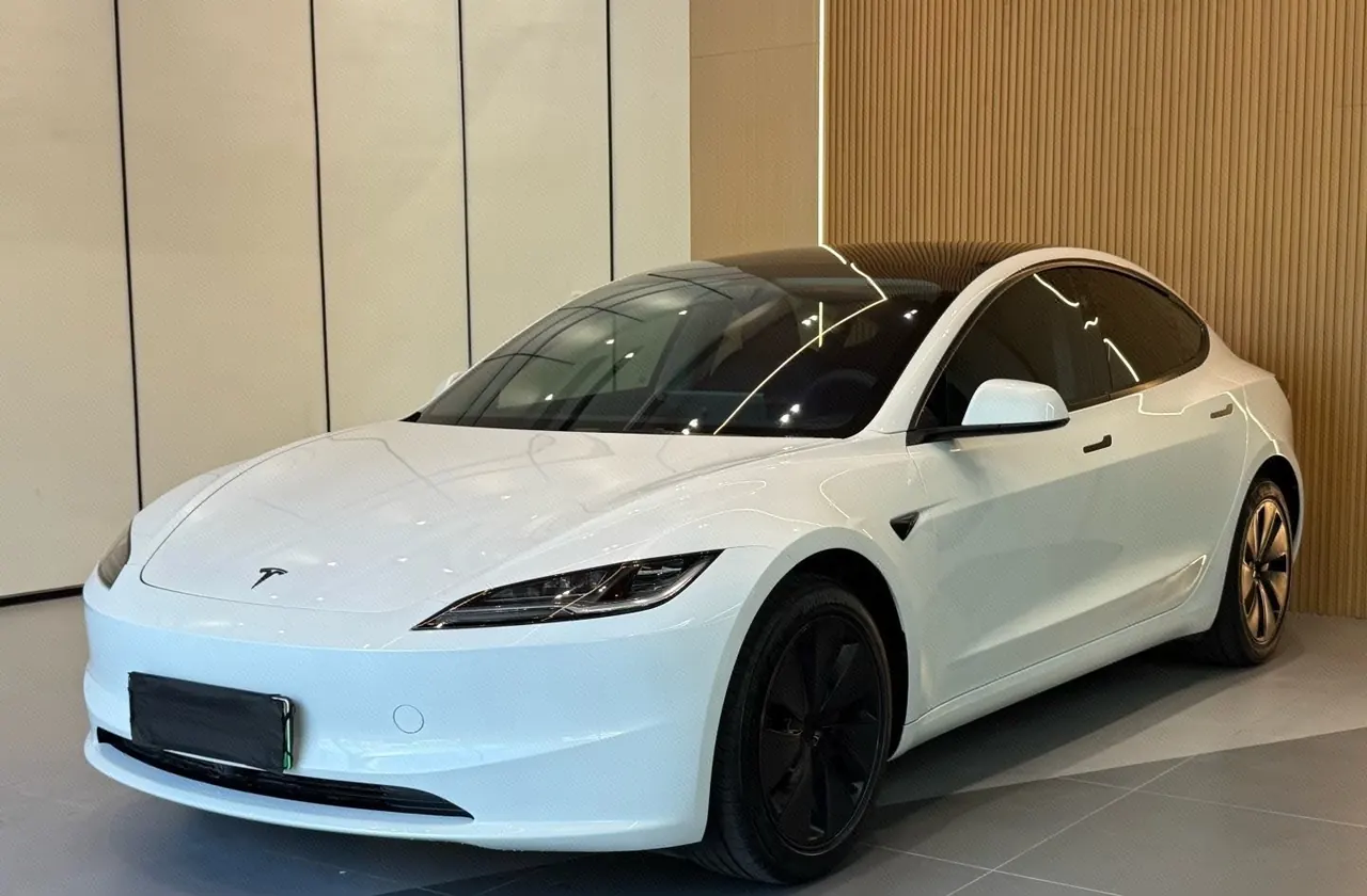 Open image lightbox: Tesla 2026 Model 3 high-performance all-wheel drive version automatic transmission