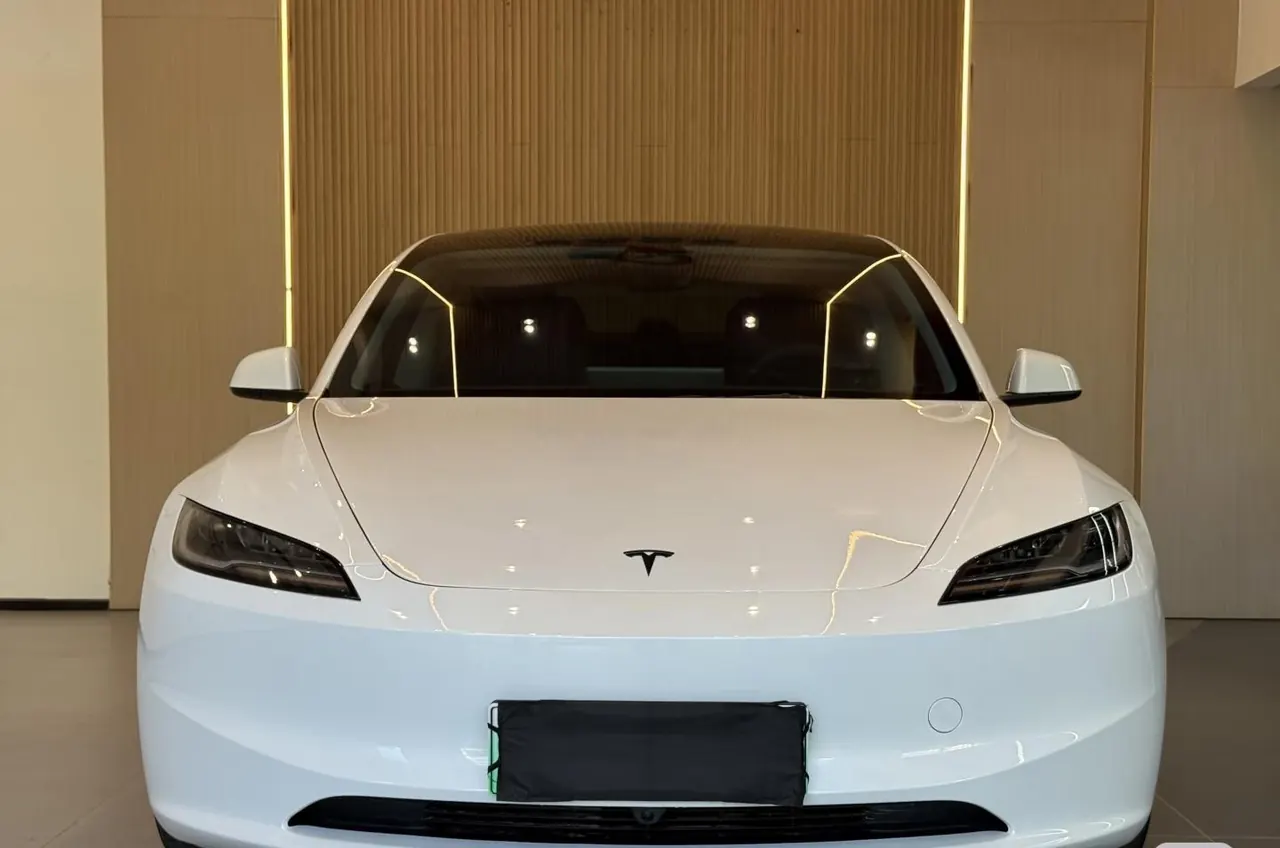 Tesla 2026 Model 3 high-performance all-wheel drive version automatic transmission 2