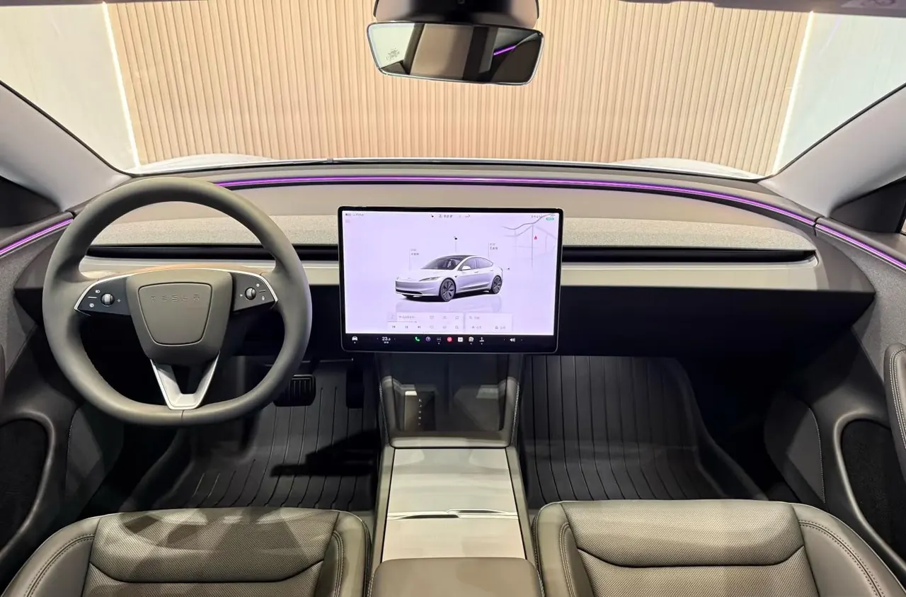 Tesla 2026 Model 3 high-performance all-wheel drive version automatic transmission 5
