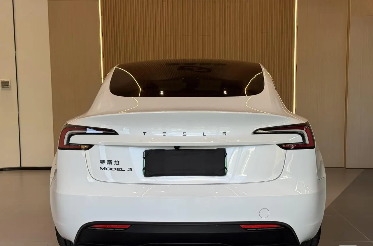 Tesla 2026 Model 3 high-performance all-wheel drive version automatic transmission 6