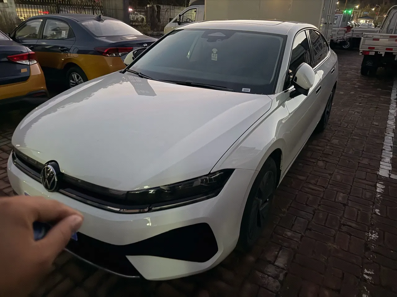Volkswagen 2026 Sagittarius L 1.5TSI 300TSI Elite Automatic - View 1
