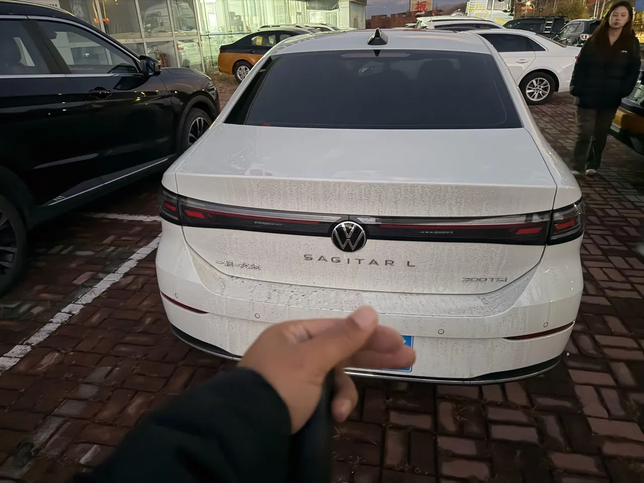 Volkswagen 2026 Sagittarius L 1.5TSI 300TSI Elite Automatic 4