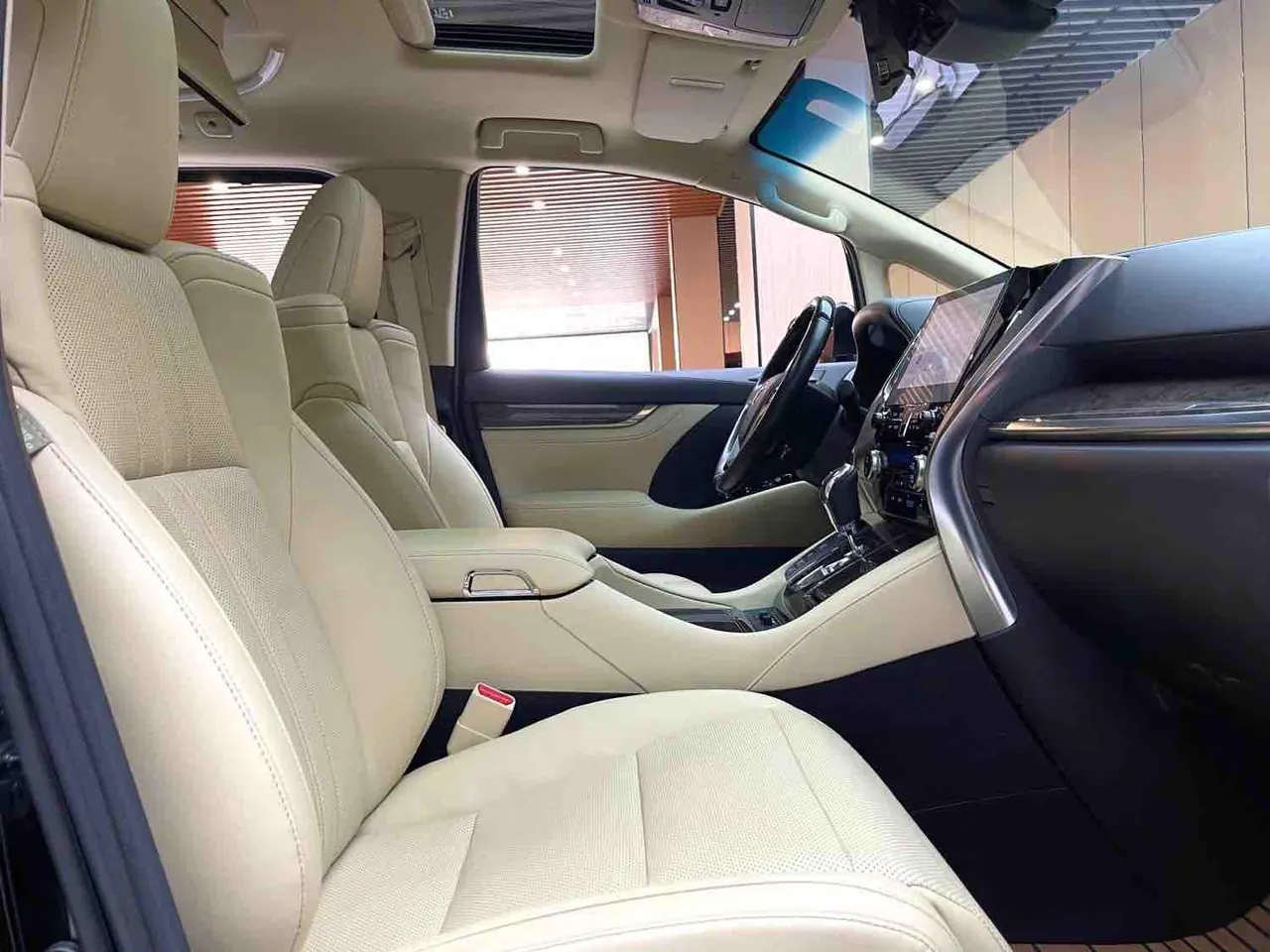Toyota Wilfa (Imported) 2020 Wilfa 2.5 Stepless HV Distinguished Edition Automatic Gear 6