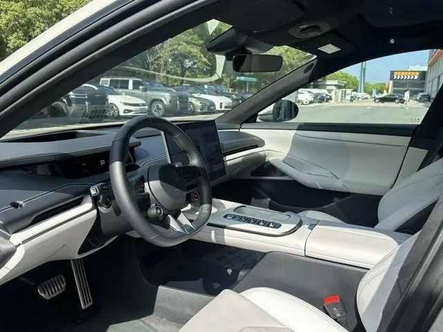 MI 2024 SU 7 800km 4-wheel drive ultra-long endurance high-end smart driving Max version automatic gear 2